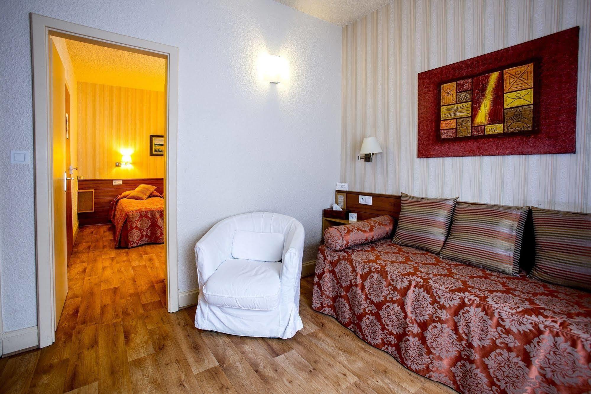 Logis Hotel Restaurant La Tete Des Faux Le Bonhomme Kültér fotó